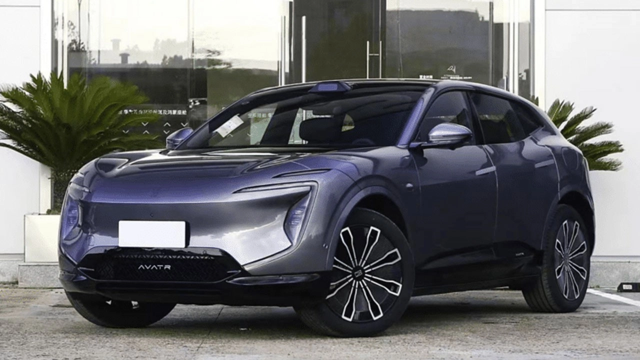 Операционная система Huawei и дальность действия 650 км: представлен Avatr 07!