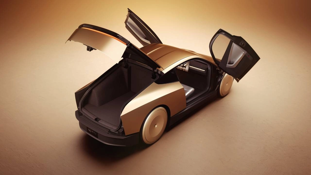 Musk did it again: Tesla introduced the robotaxi Cybercab!