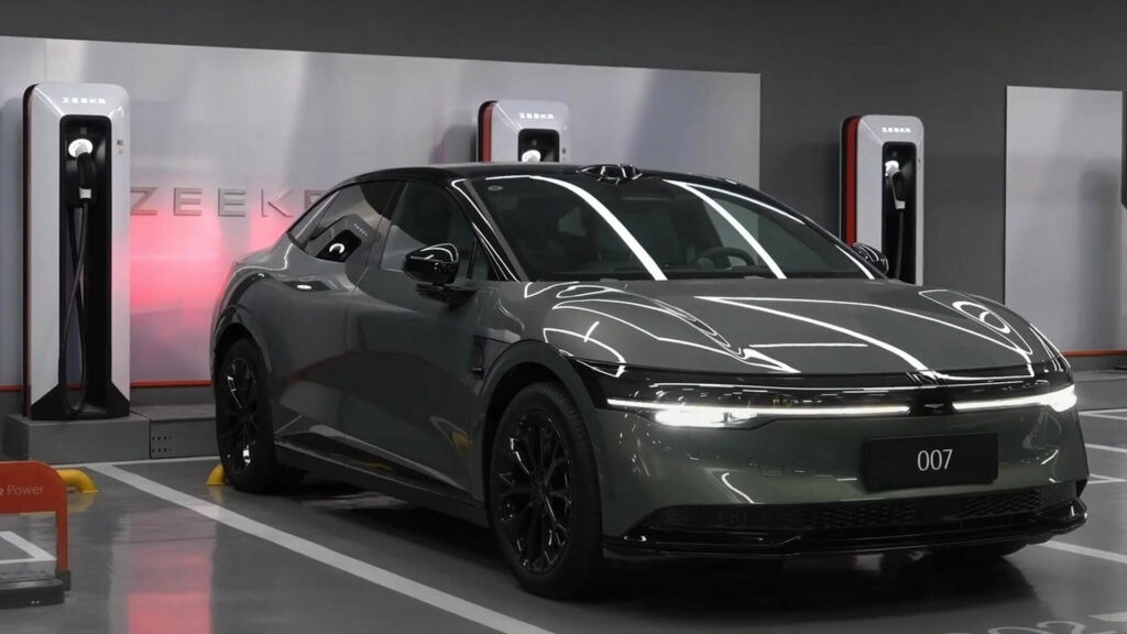 Вот самый быстрый в мире заряжающийся электромобиль!