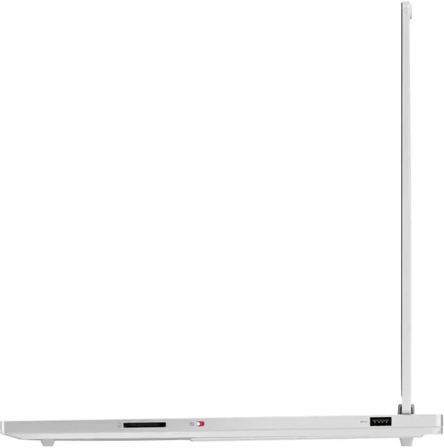 Ноутбук Lenovo Legion 7 U9-275HX 32ГБ/2ТБ (RTX5070 8ГБ)